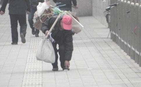 拾荒老人作文13篇(薦)